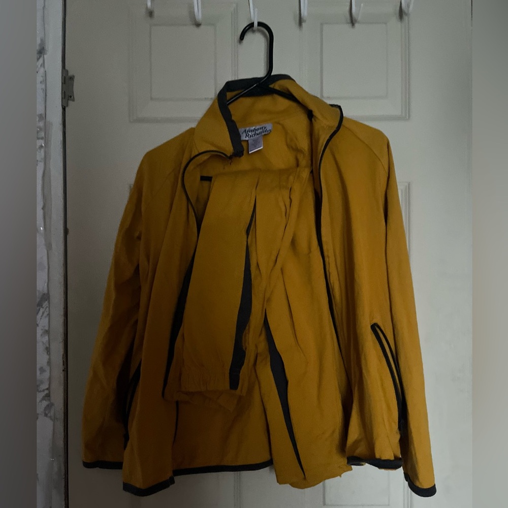Jacket and sweatpants set